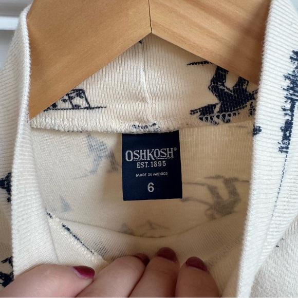 Vintage Hockey Osh Kosh Cream Turtleneck Size 6 - Picture 3 of 3